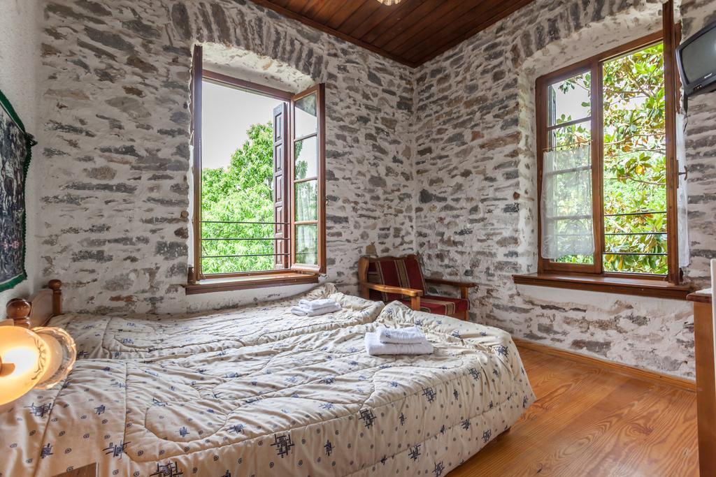 Hotel Archontiko Montana Vizitsa Esterno foto